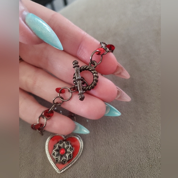Handmade Scarlet Heart Bracelet - Picture 3 of 4